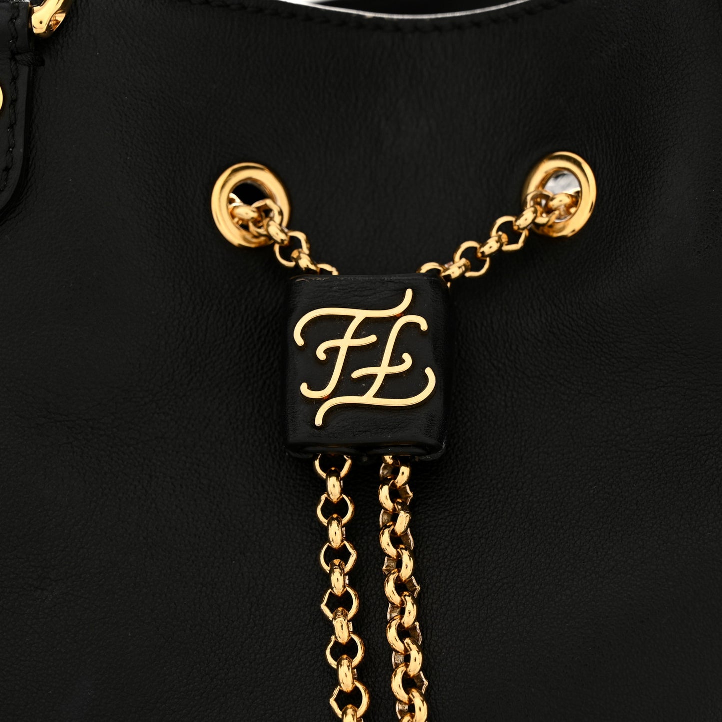 Vitello Grace King Karligraphy Chain Bucket Bag Black Bisquit