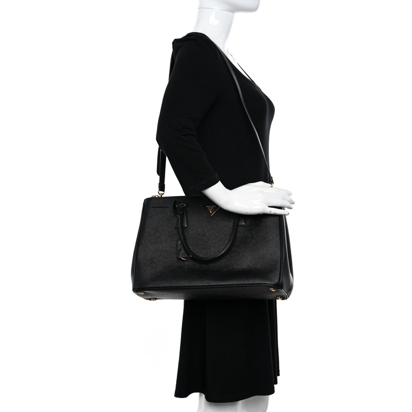 Saffiano Lux Medium Galleria Double Zip Tote Black