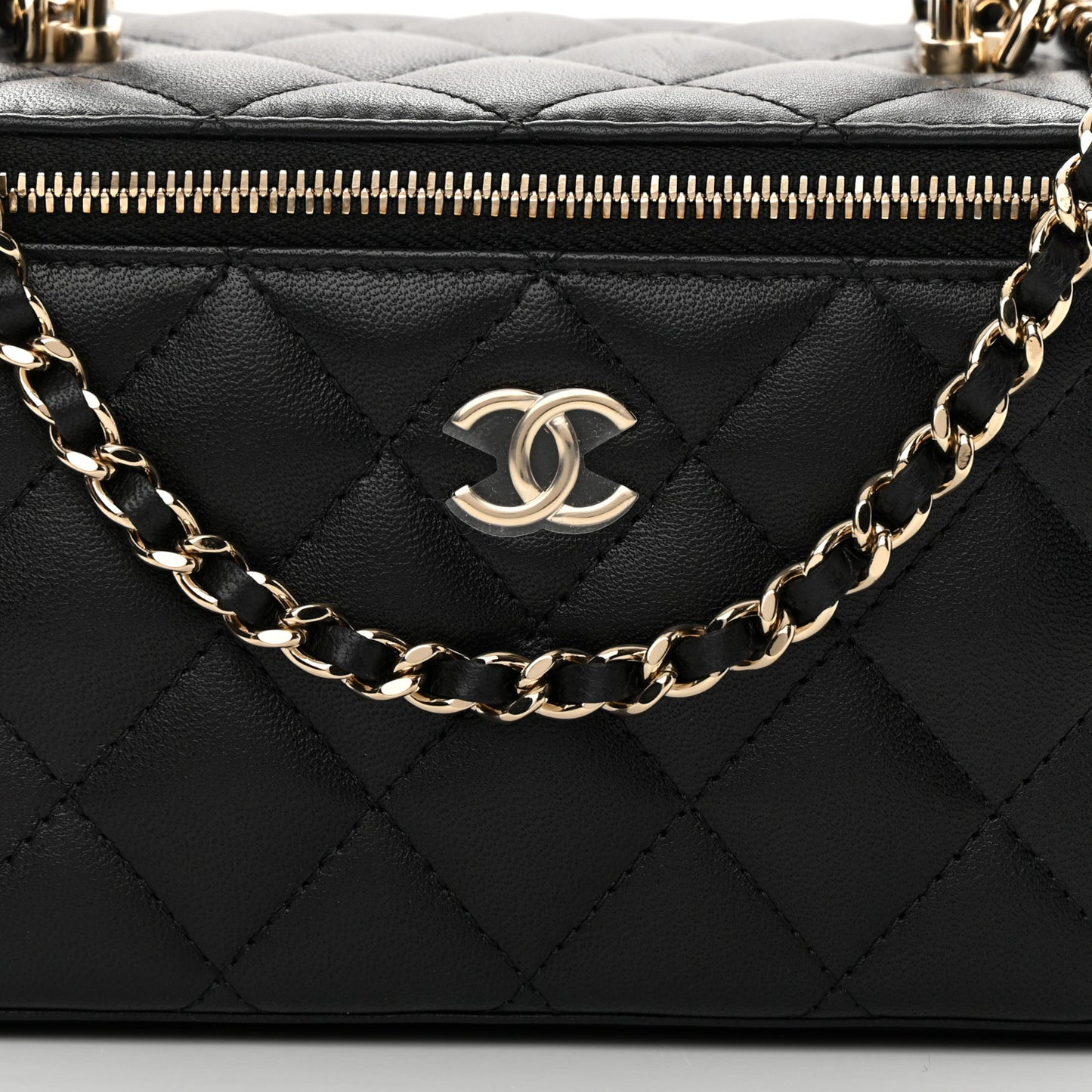 Lambskin Quilted Small Top Handle Vanity Case With Chain Black