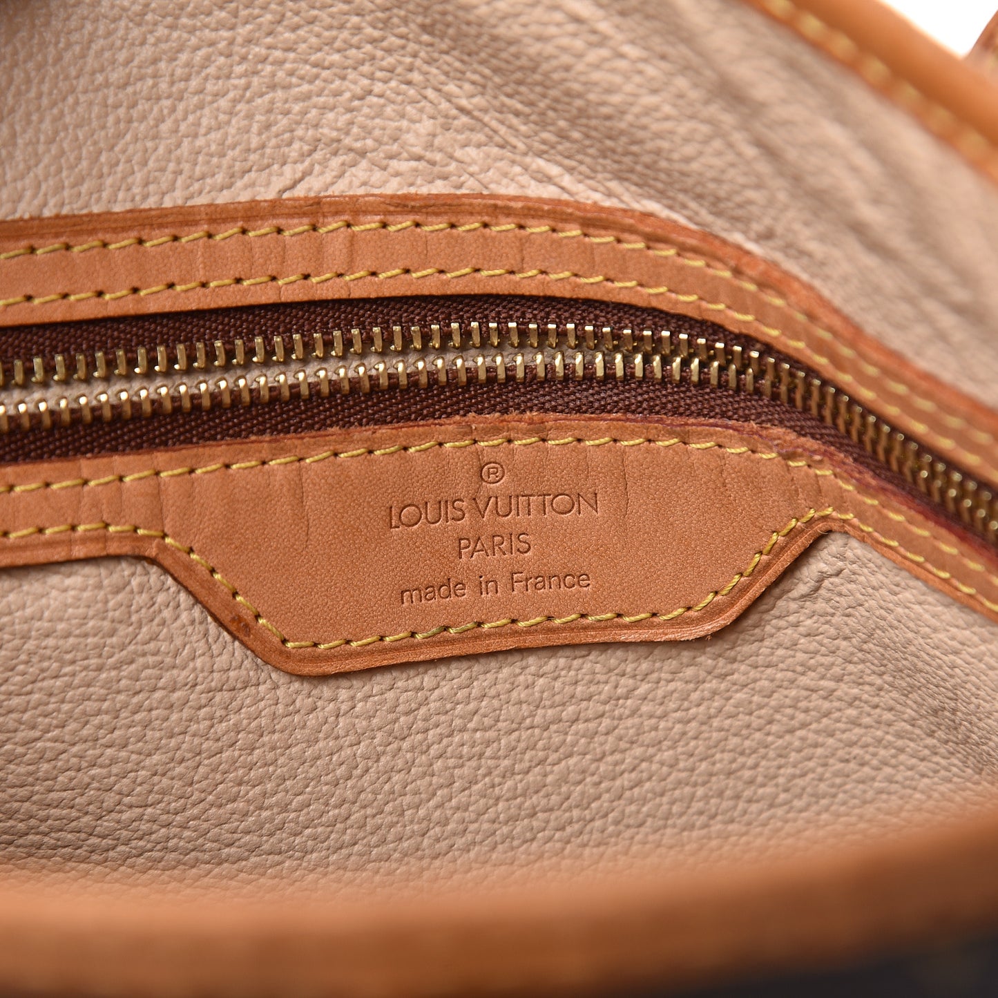 Monogram Petit Bucket 23
