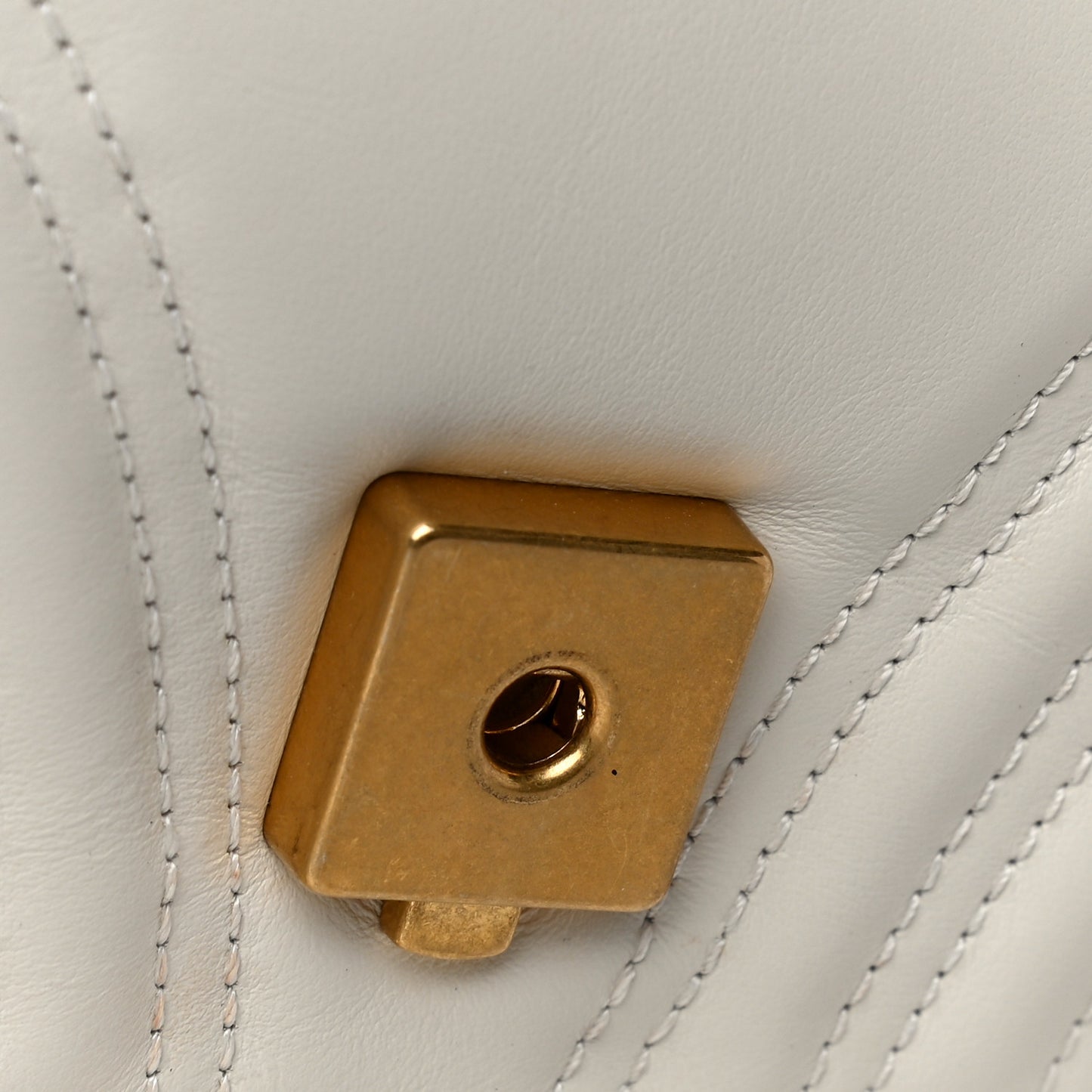 Calfskin Matelasse Small GG Marmont Shoulder Bag White