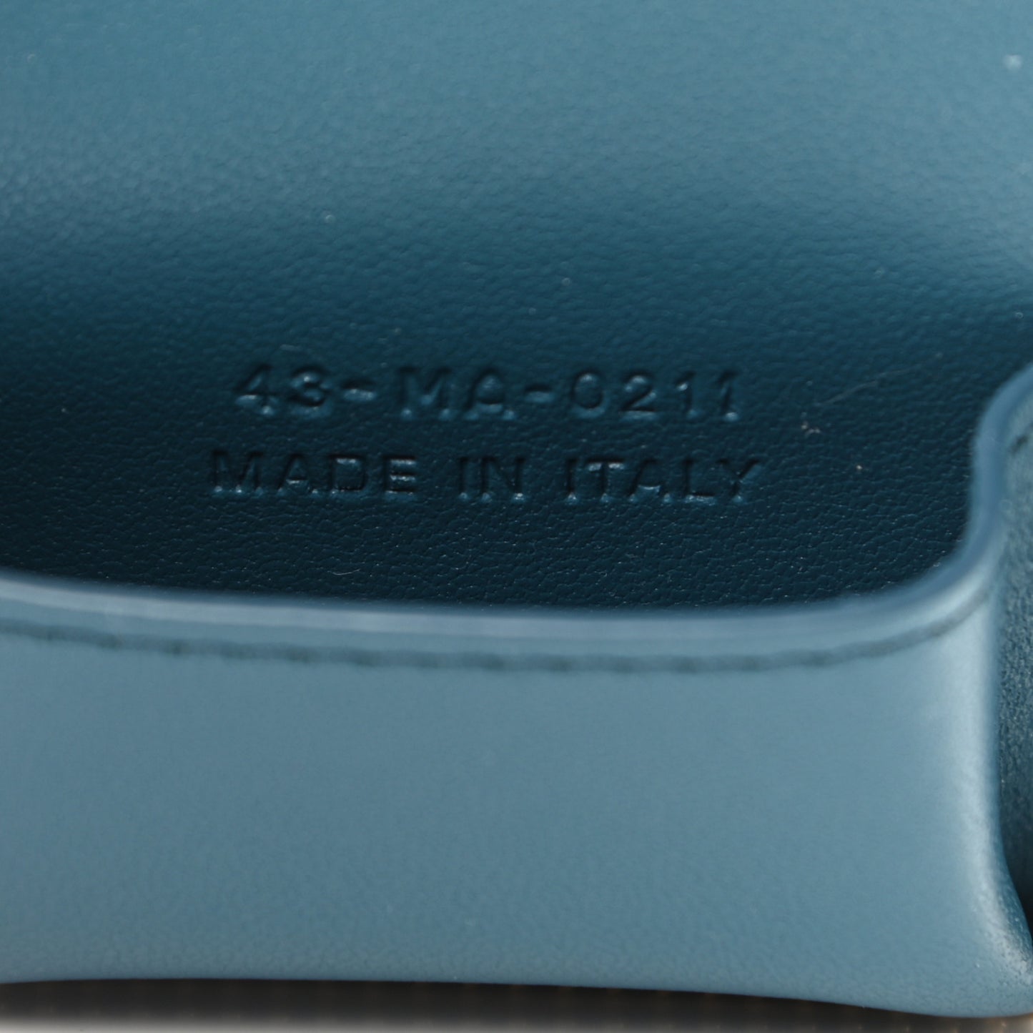 Grained Calfskin 30 Montaigne Airpods Case Deep Ocean