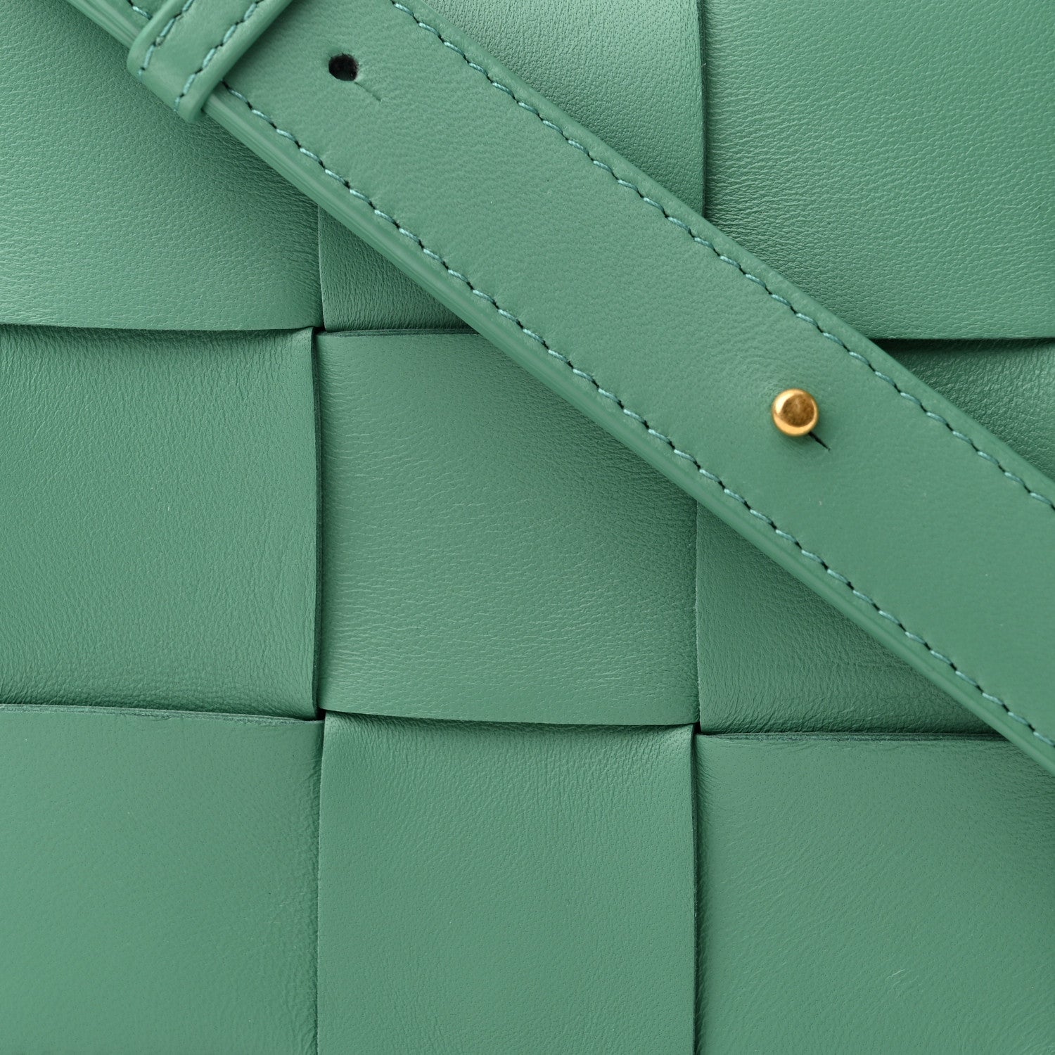Bottega Veneta Lambskin Maxi Intrecciato Cassette Crossbody Bag Mermaid 6 of 8