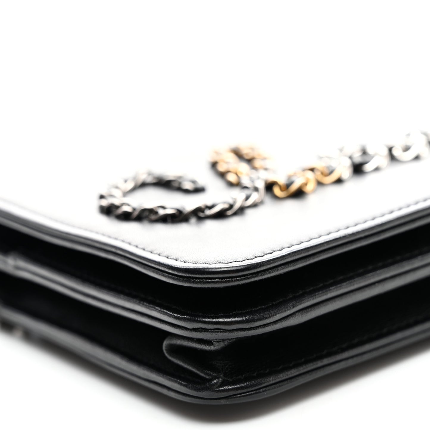Calfskin Chain 20s Signe Wallet on Chain WOC Black