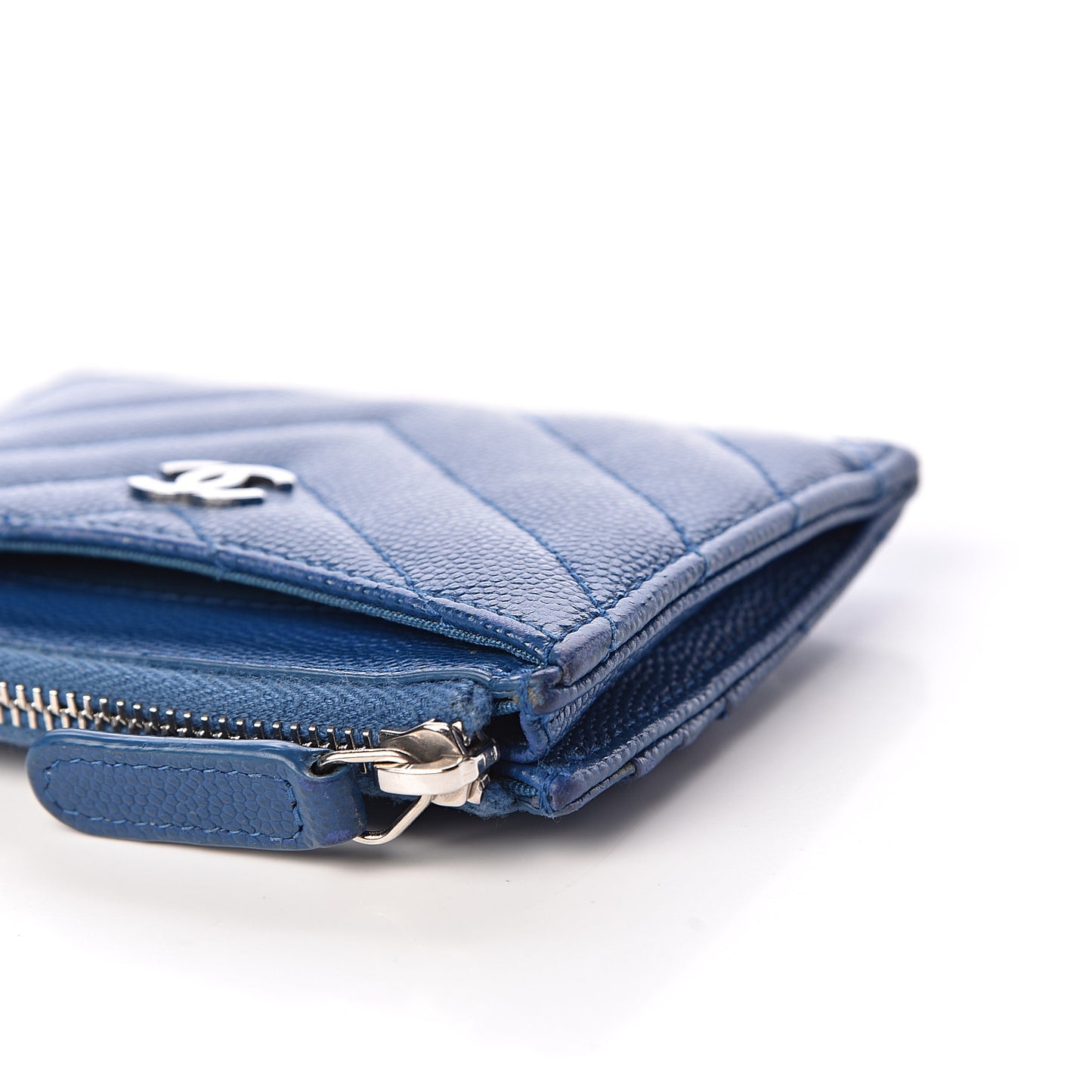 Caviar Chevron Quilted CC Zip Card Holder Blue