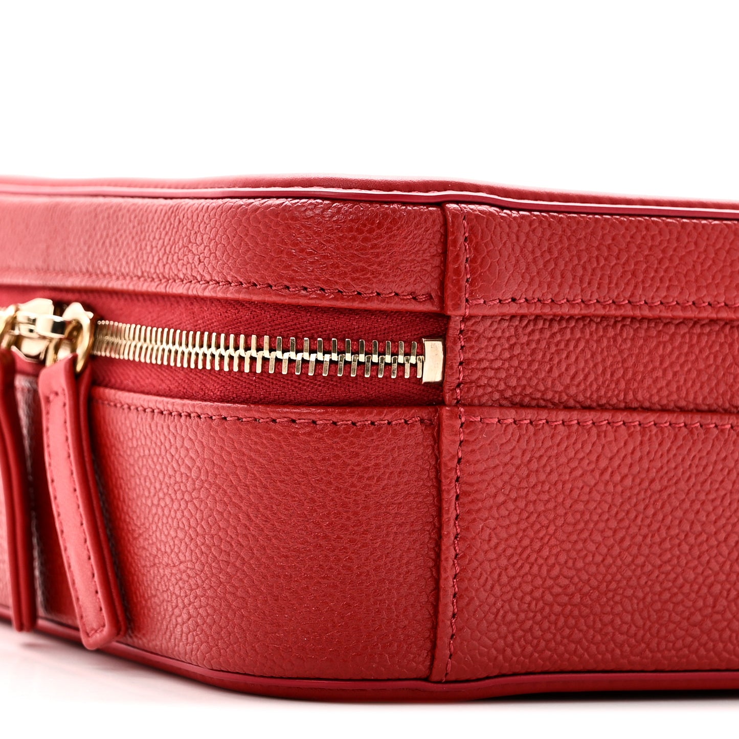 Caviar Quilted Medium CC Filigree Vanity Case Red