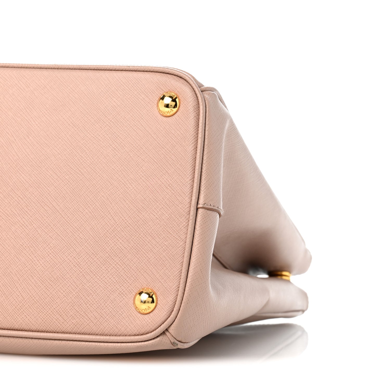 Saffiano Medium Galleria Double Zip Tote Cammeo