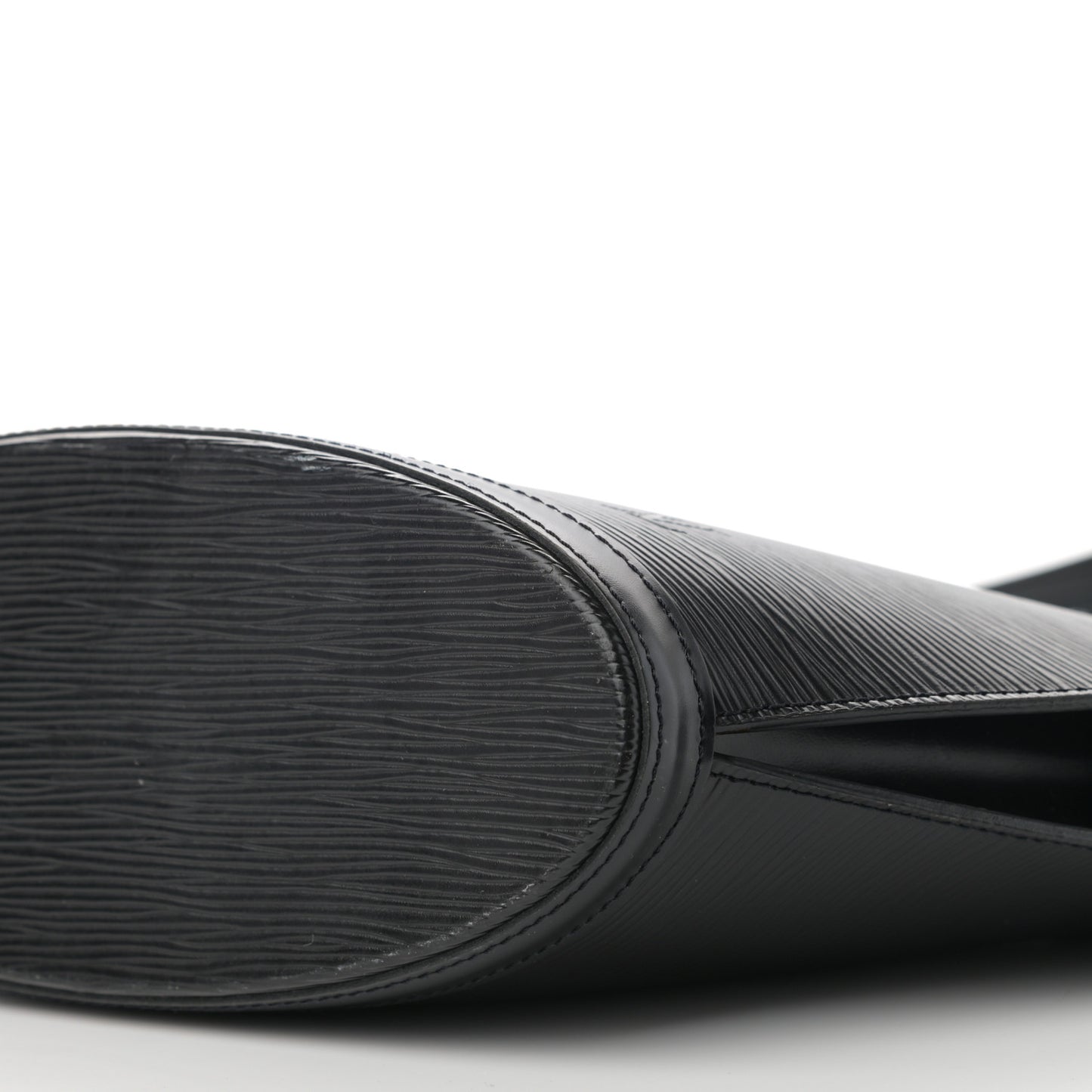 Epi Saint Jacques PM Long Straps Black