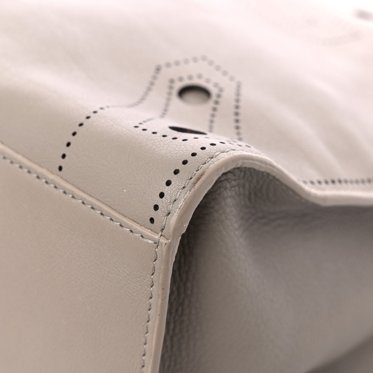 Veau Soyeux Perforated Blackout Hardware City Gris Cendre