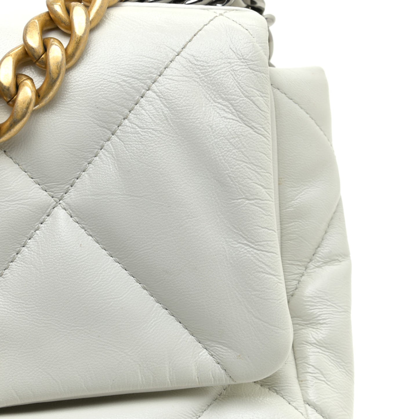 Lambskin Quilted Medium Chanel 19 Flap White
