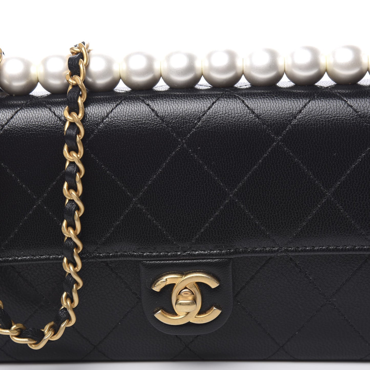 Goatskin Quilted Chic Pearls Clutch With Chain Black