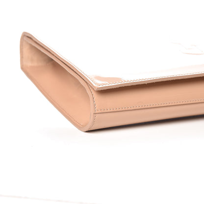 Saint Laurent Patent Calfskin Monogram Large Belle De Jour Clutch Chair 6 of 9