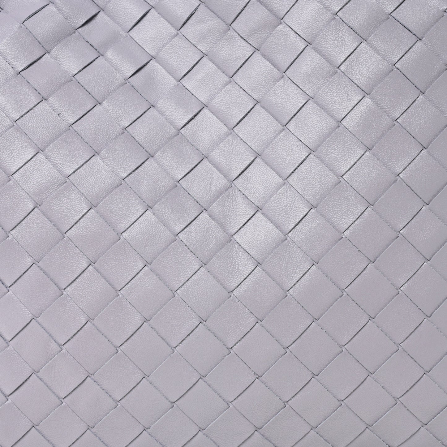 Calfskin Intrecciato Small Hop Oyster Lilac