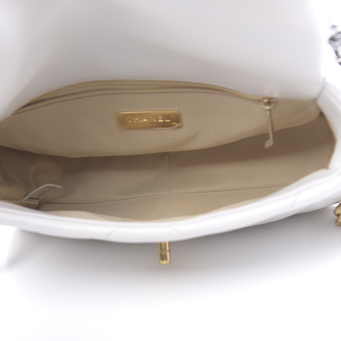 Goatskin Quilted Medium 19 Flap White