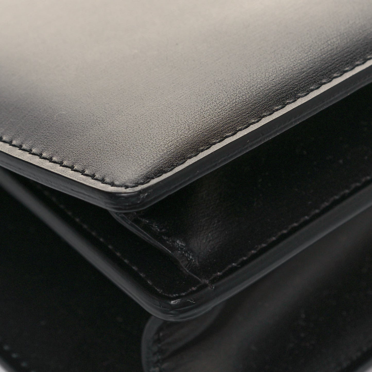 Box Calfskin Medium Clasp Bag Black