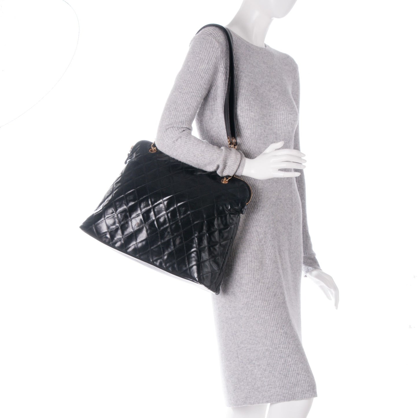 Calfskin Quilted Shoulder Bag Black