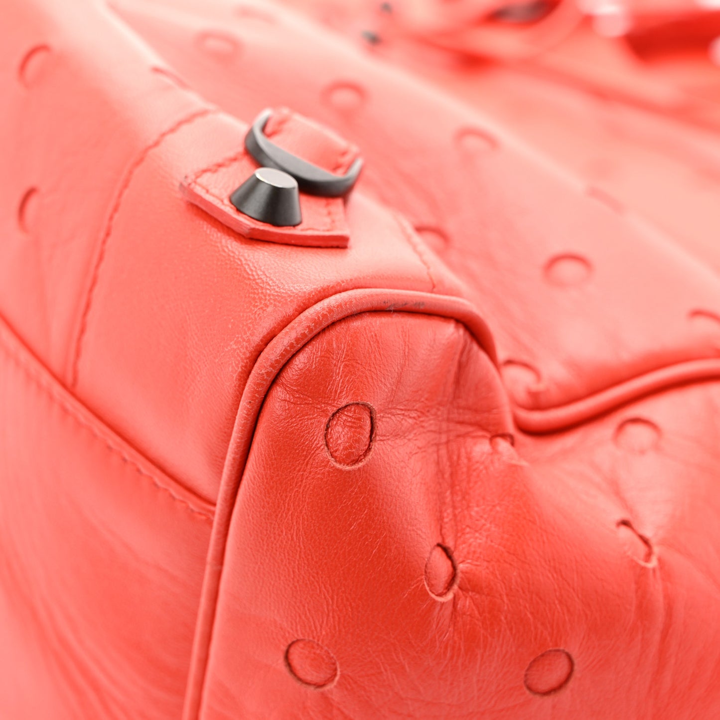 Agneau Perforated Classic Hardware Velo Rouge Grenade