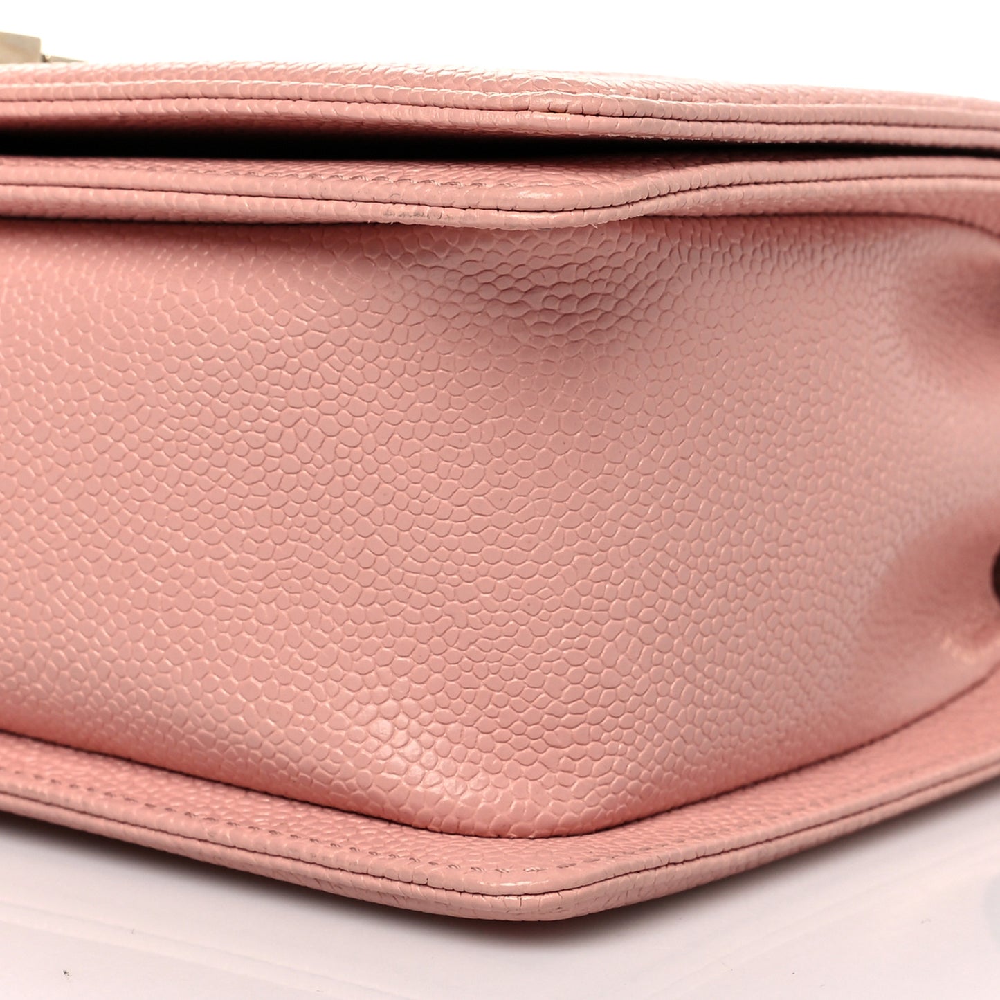 Caviar Quilted Medium Boy Flap Light Pink