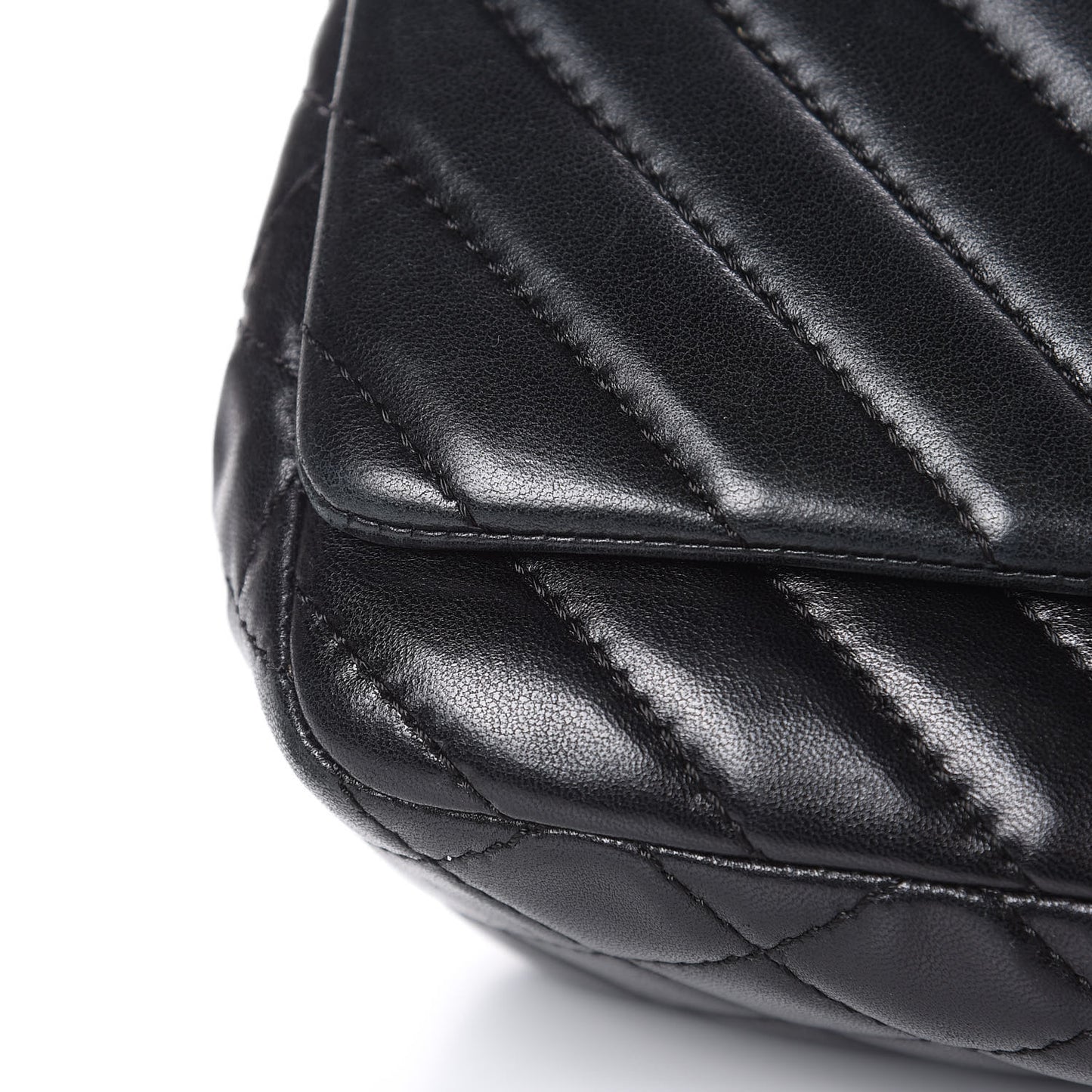 Lambskin Surpique Chevron Medium Single Flap Black