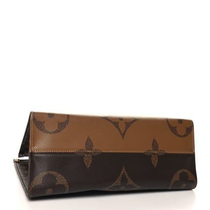 Louis Vuitton Reverse Monogram Giant Onthego MM 4 of 9