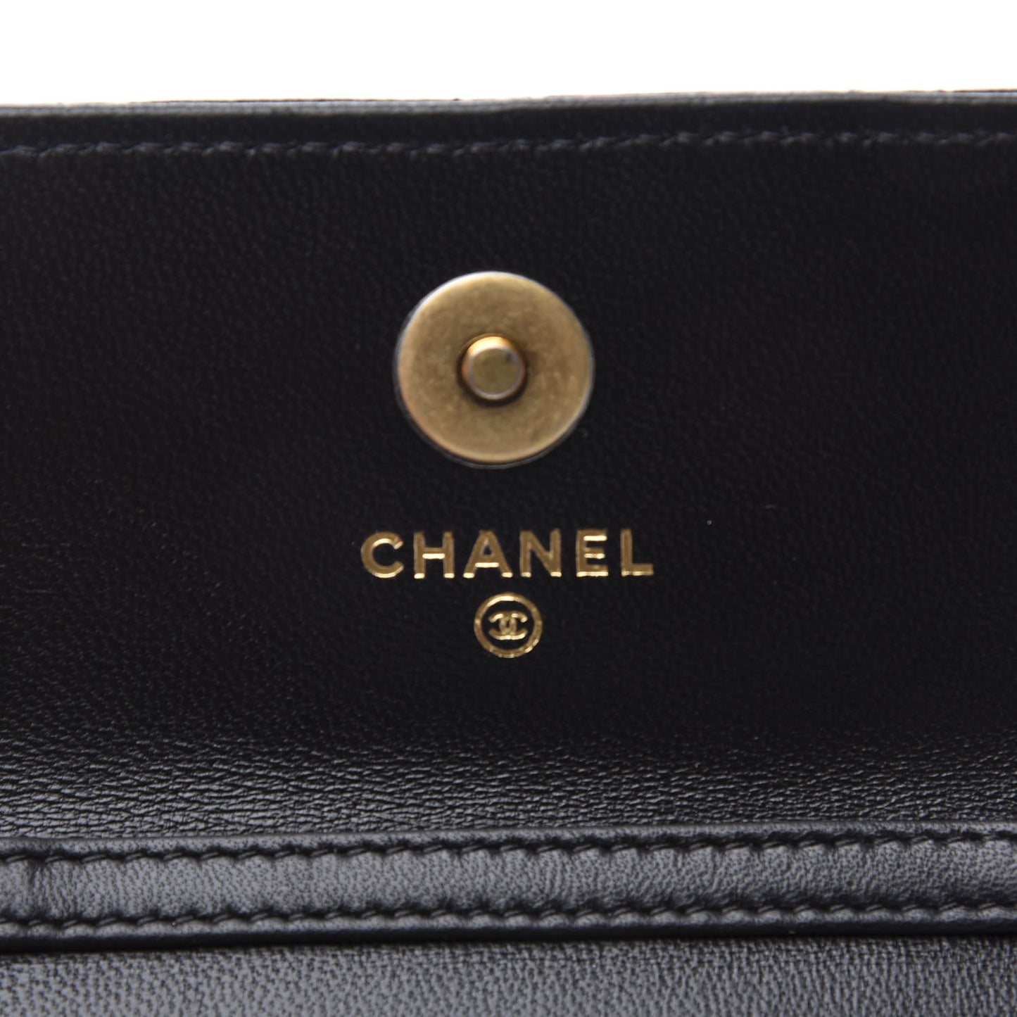 Lambskin Quilted Pearl Crush Clutch With Chain Black