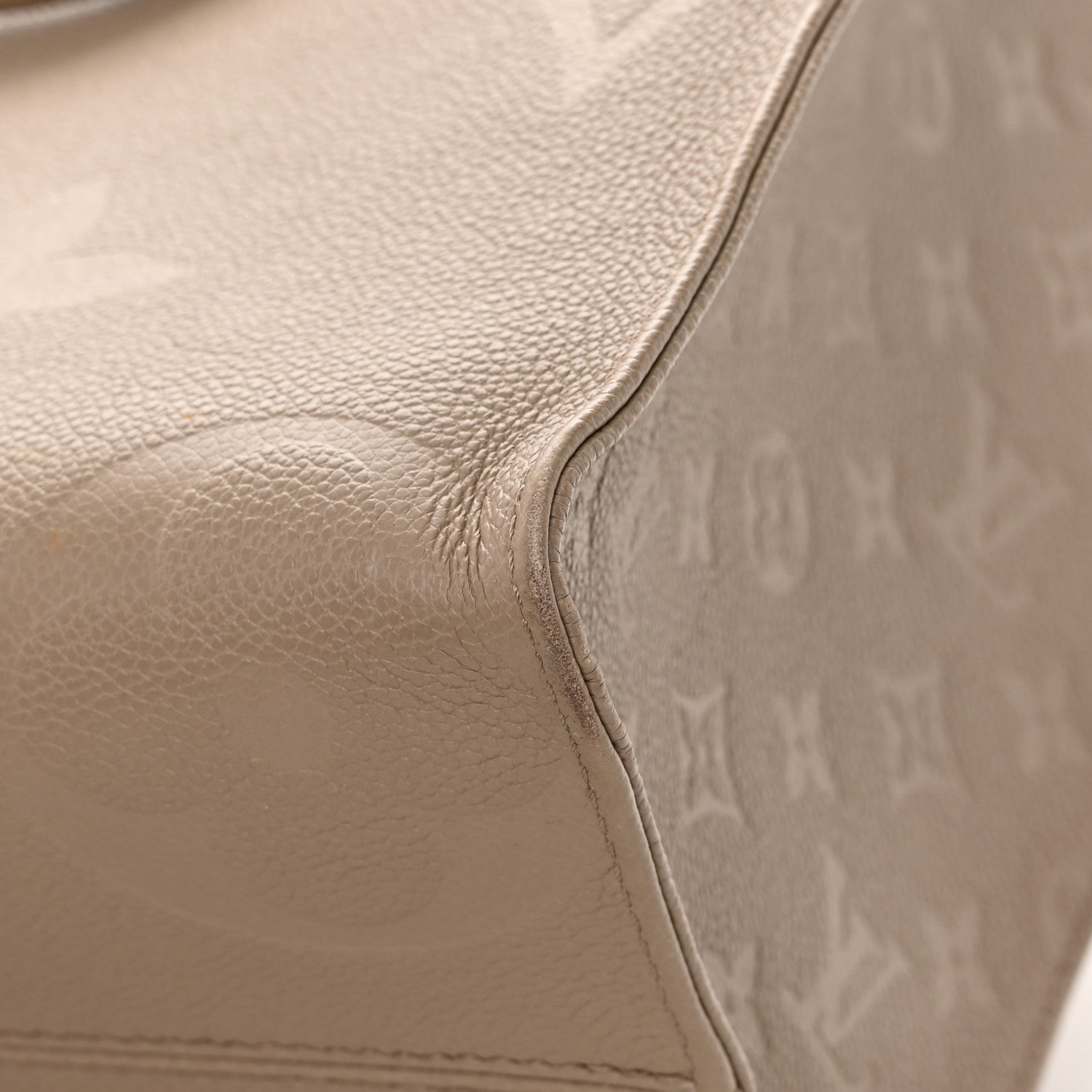 Louis Vuitton Empreinte Monogram Giant Onthego MM Tourterelle 11 of 14