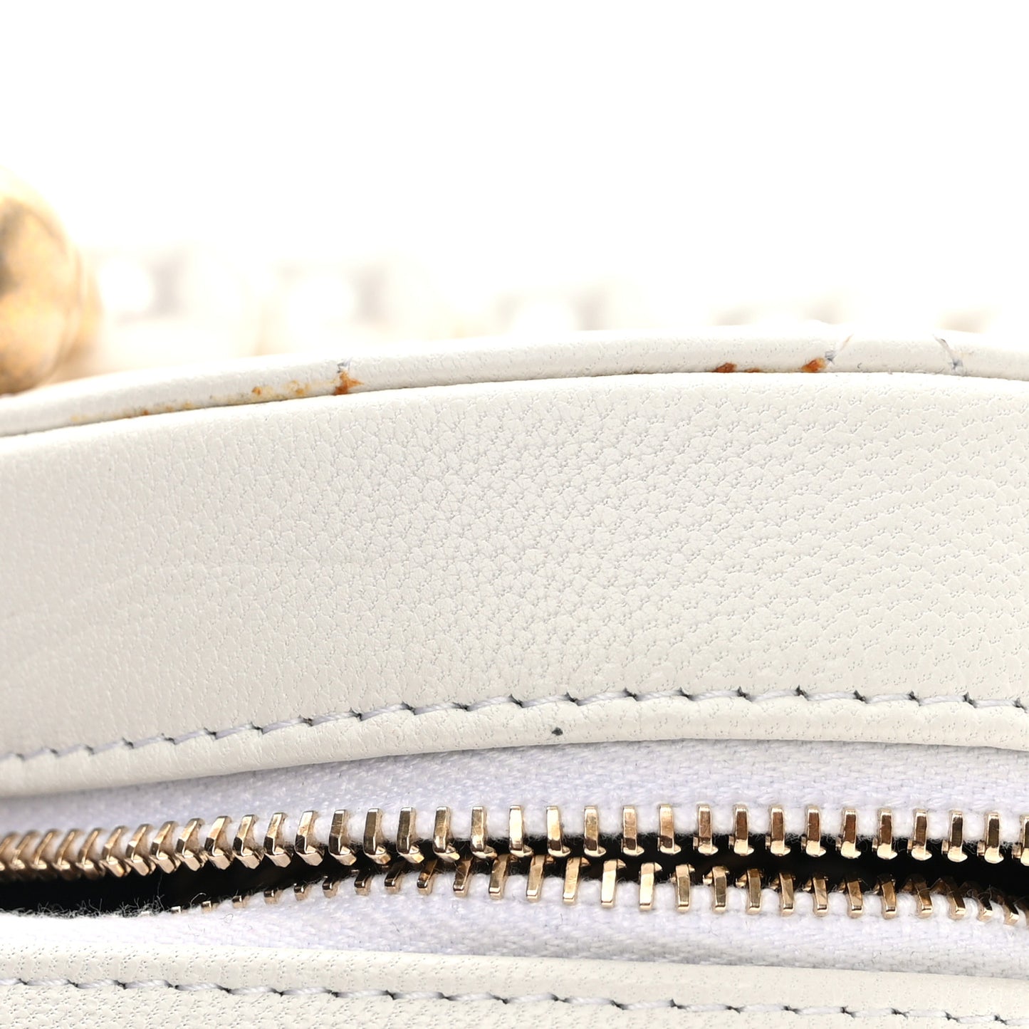 Lambskin Quilted Pearl Round Clutch With Chain White