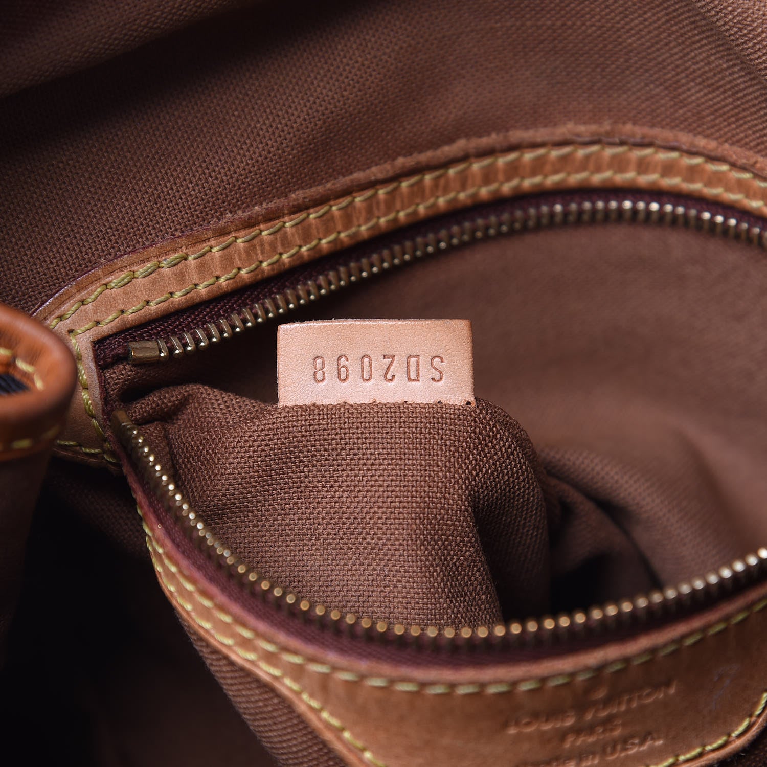 Louis Vuitton Monogram Batignolles Vertical 7 of 18