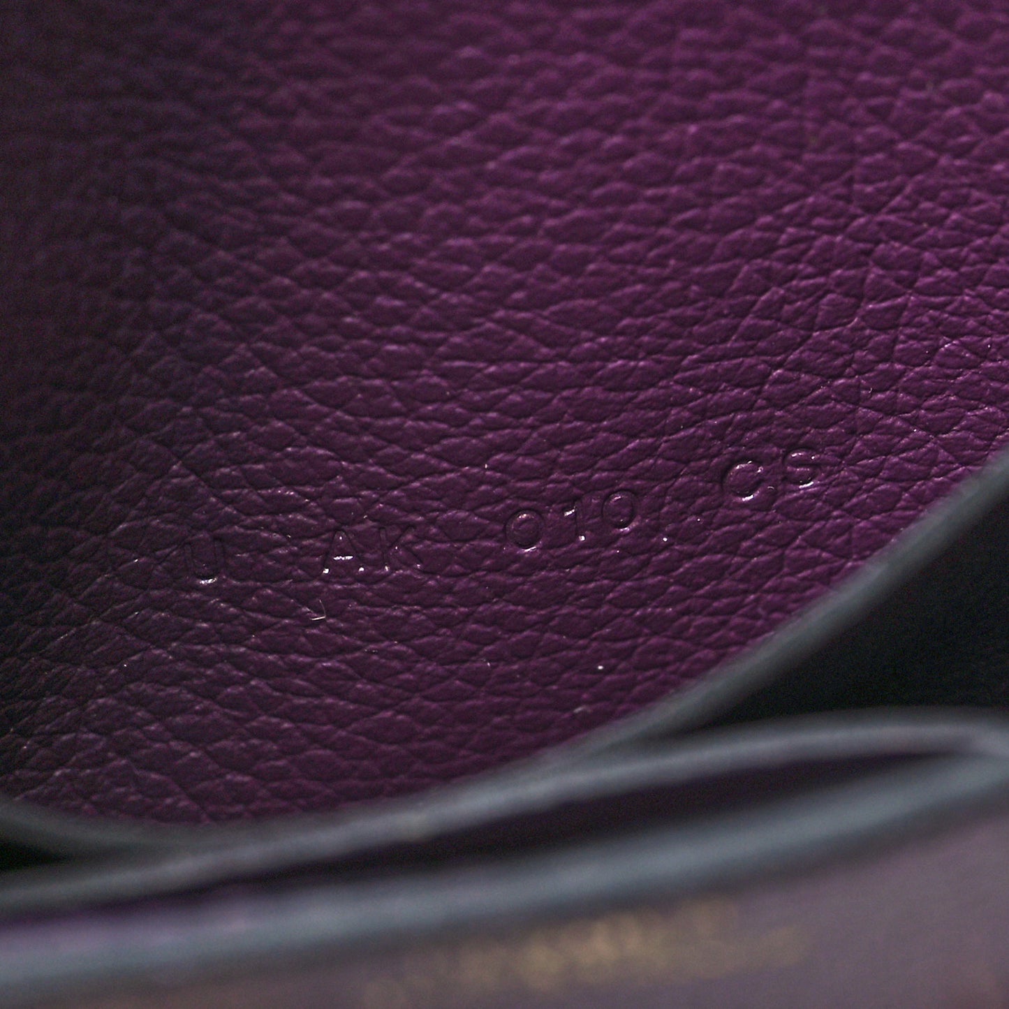 Evercolor Bi-Color Constance Slim Wallet Cassis Bleu Royale