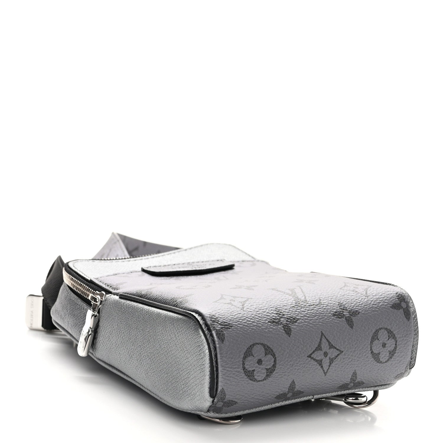 Louis Vuitton Taigarama Outdoor Slingbag Gunmetal Silver 4 of 9