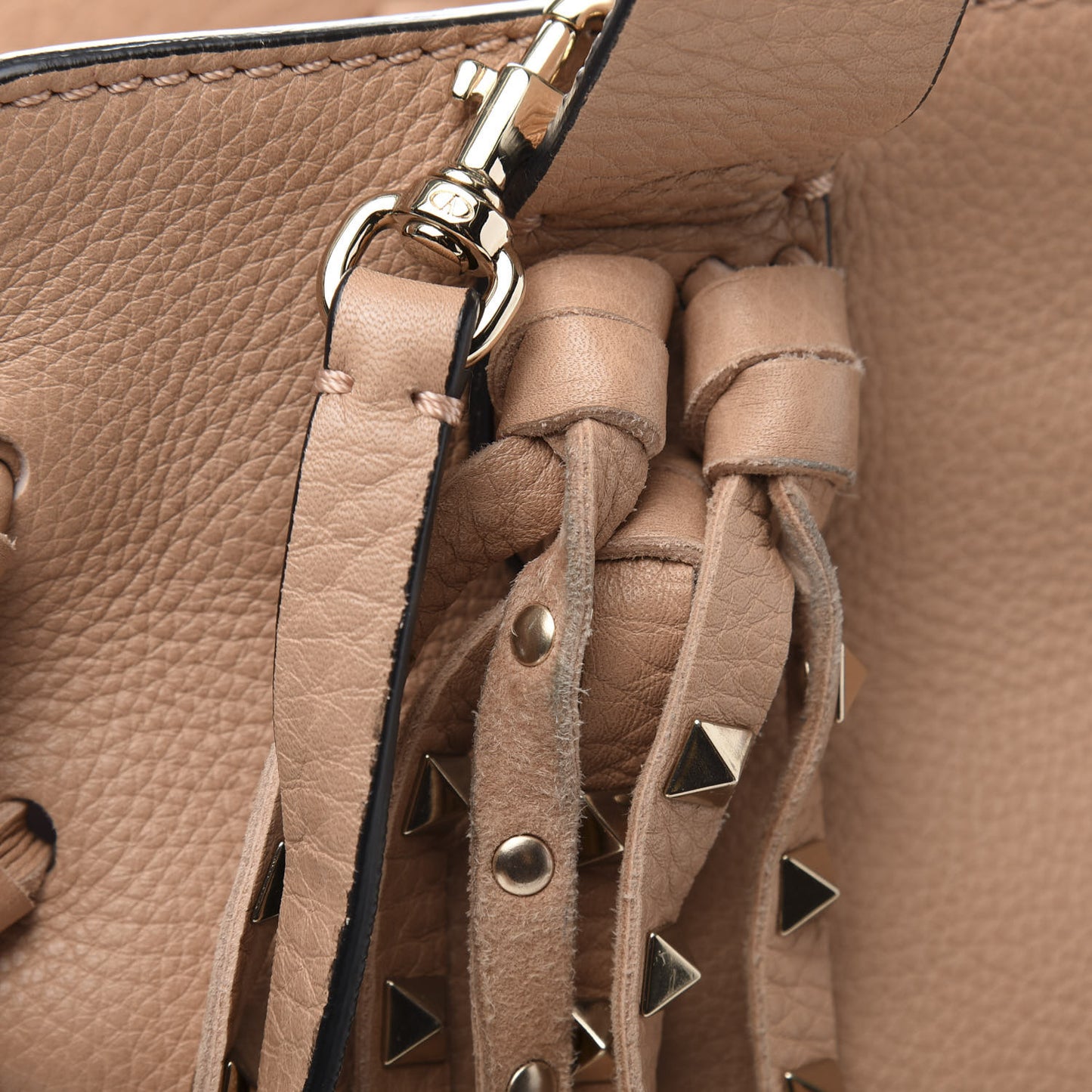 Grained Calfskin Small Rockstud C-Rockee Fringe Tote Poudre