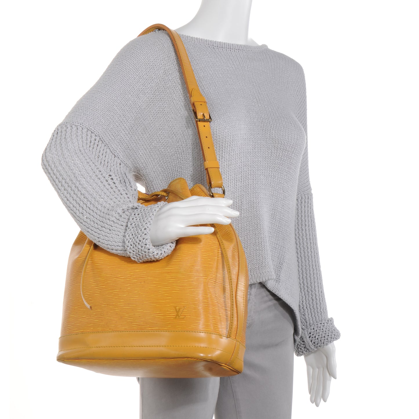 Epi Leather Noe Tassil