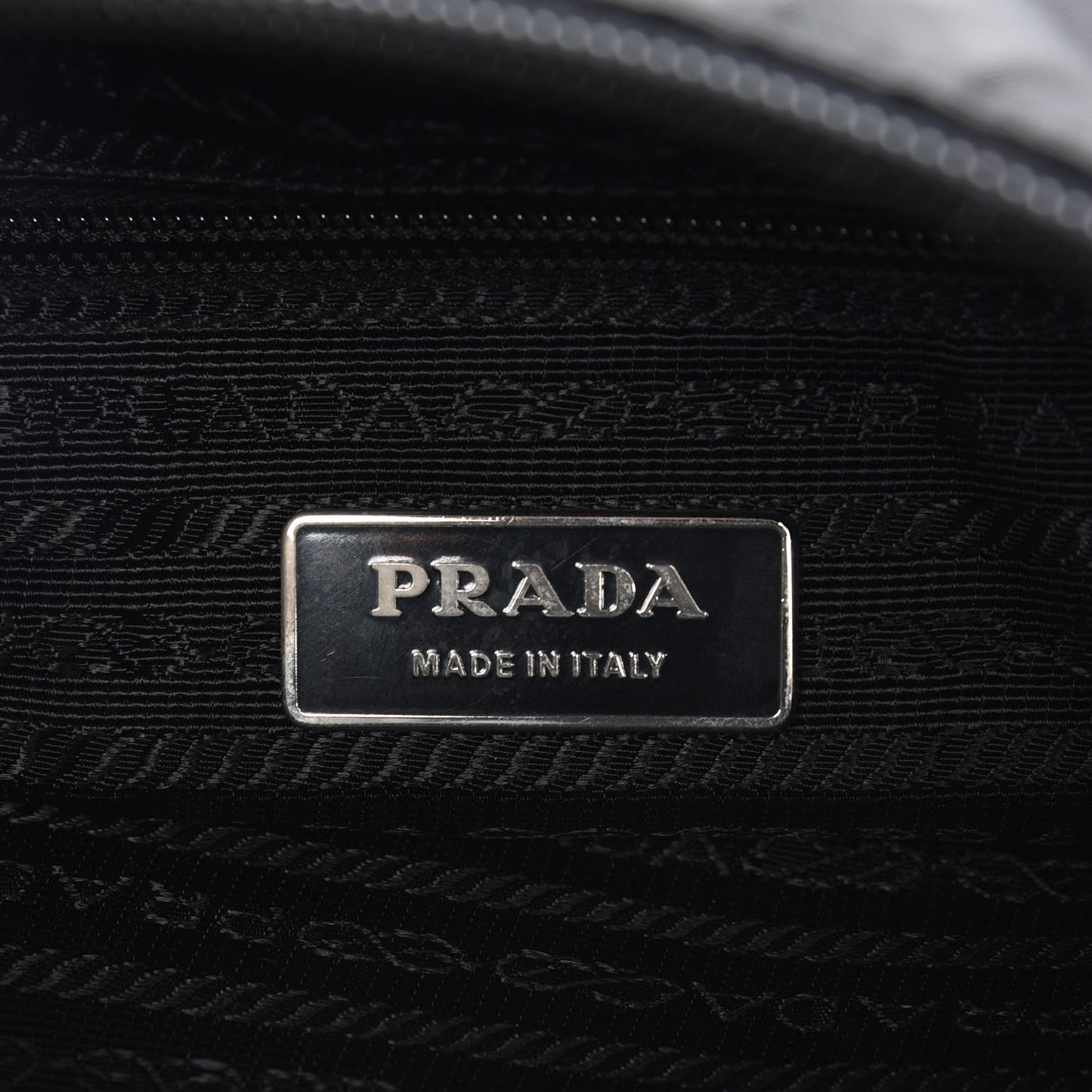 Nylon Vela Messenger Black
