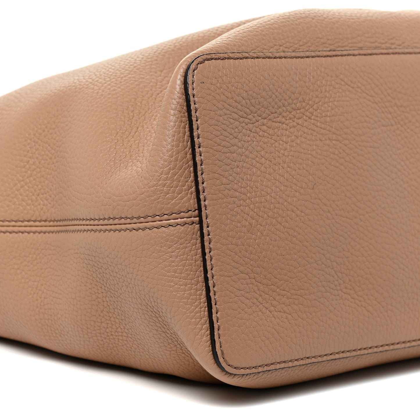 Pebbled Calfskin Large Soho Hobo Camelia