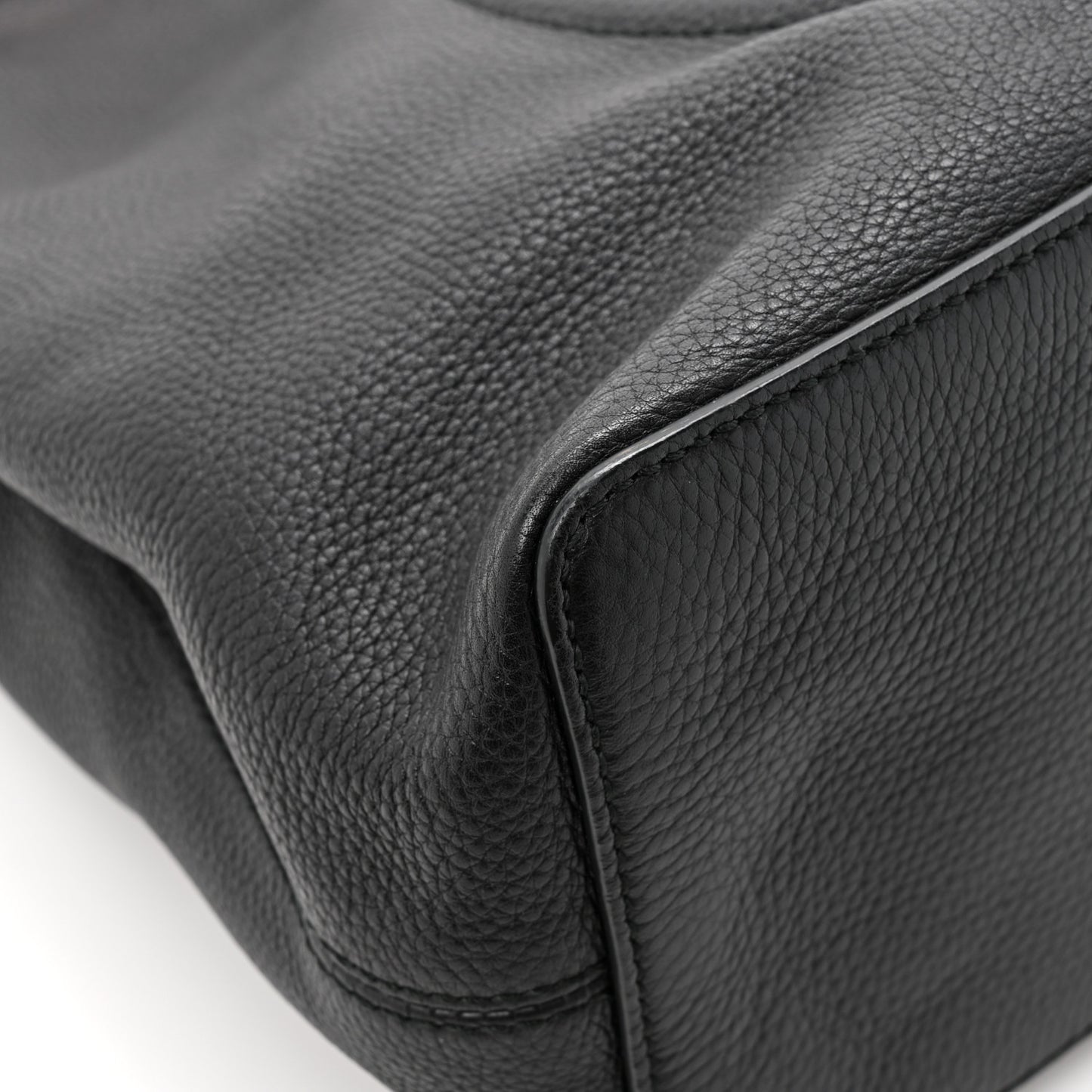 Pebbled Calfskin Large Soho Hobo Black