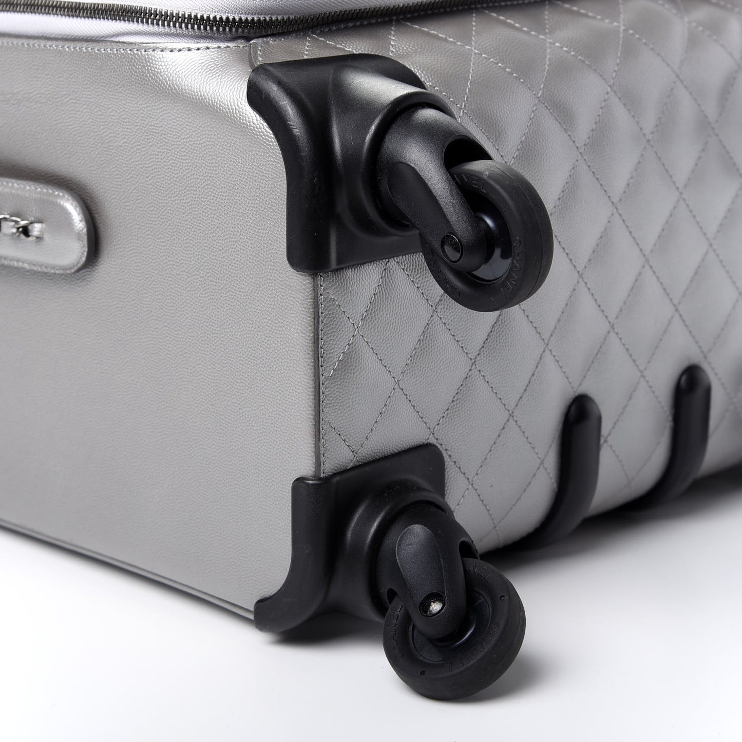 Metallic Caviar Quilted Coco Case Trolley Silver