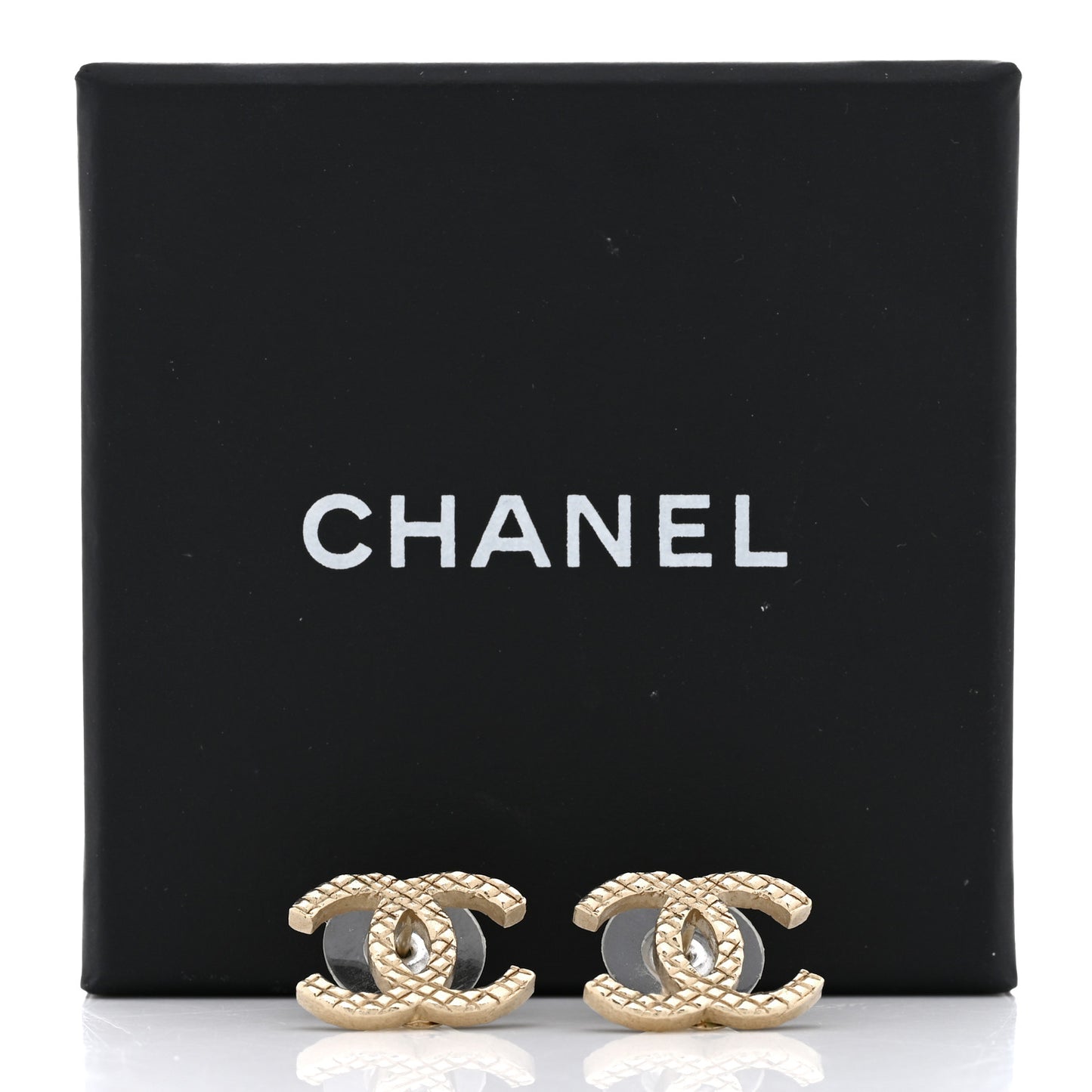 Quilted CC Earrings Gold