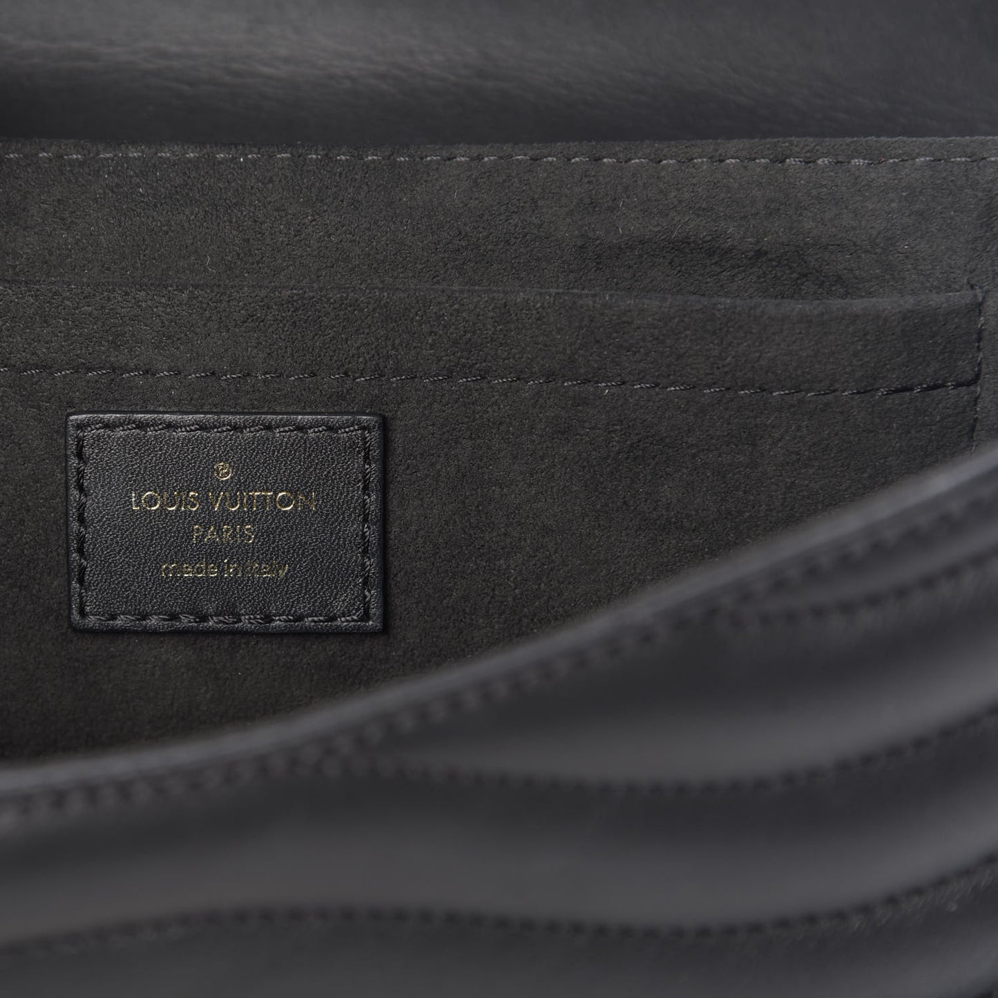 Calfskin Love Lock New Wave Chain MM Black