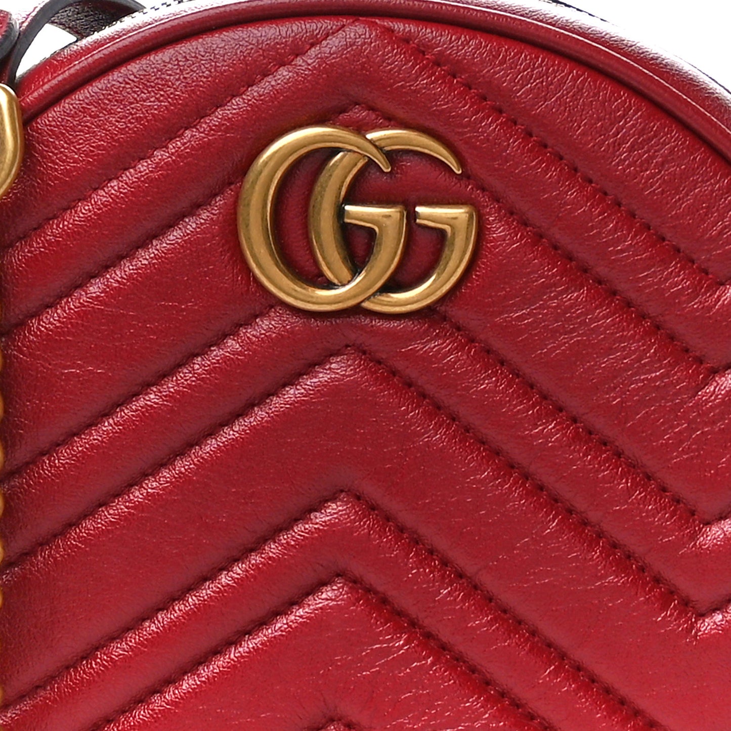 Glazed Calfskin Matelasse Heart Mini GG Marmont Round Shoulder Bag Romantic Cerise