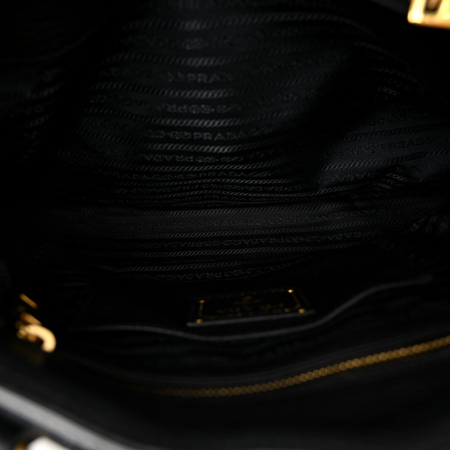 Vitello Daino Tote Black
