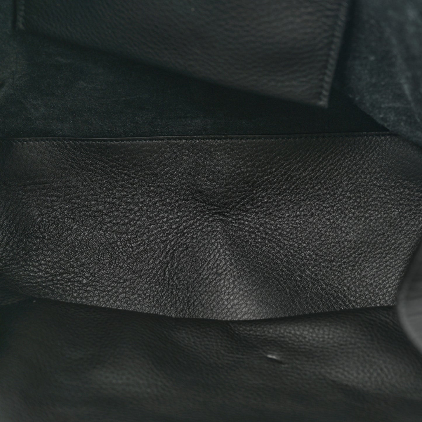 Veau Papier B4 Zip Around Tote Black