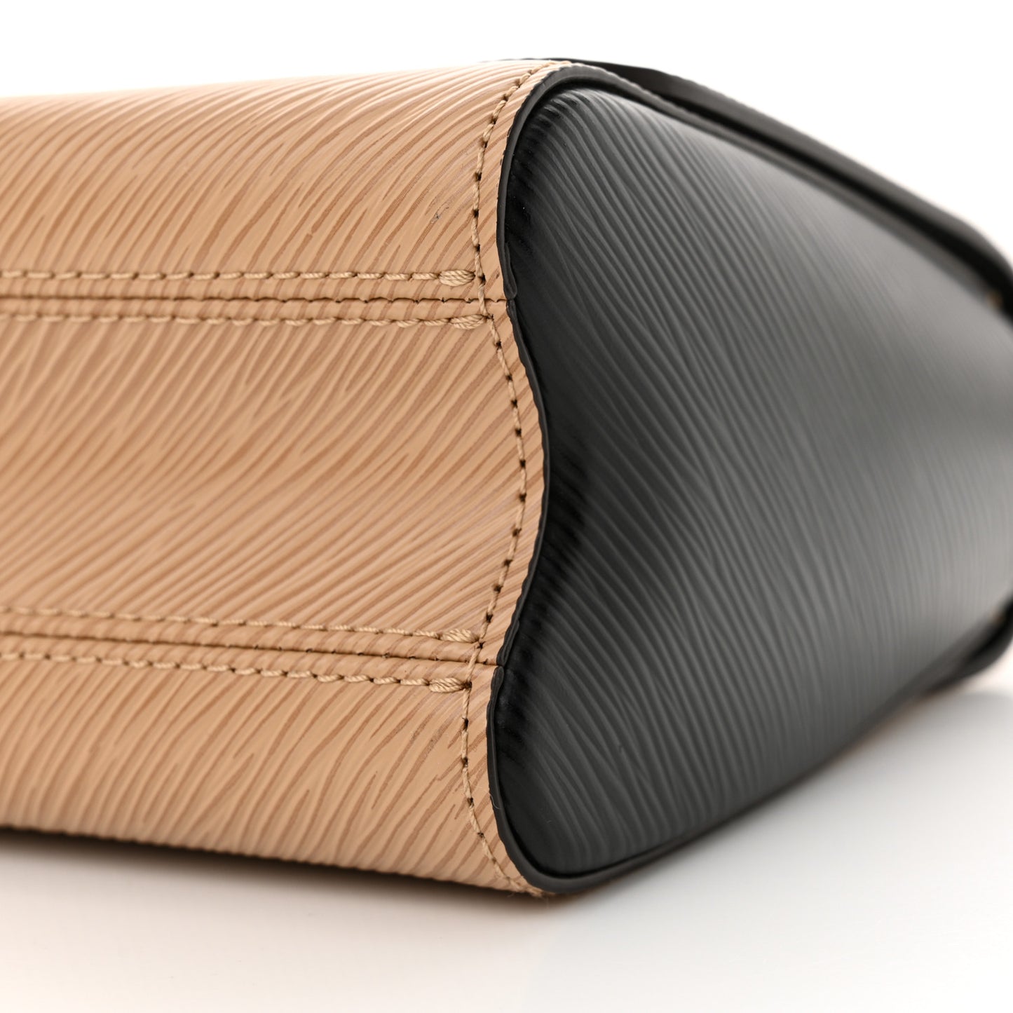 Epi Twist Shoulder Bag MM Camel