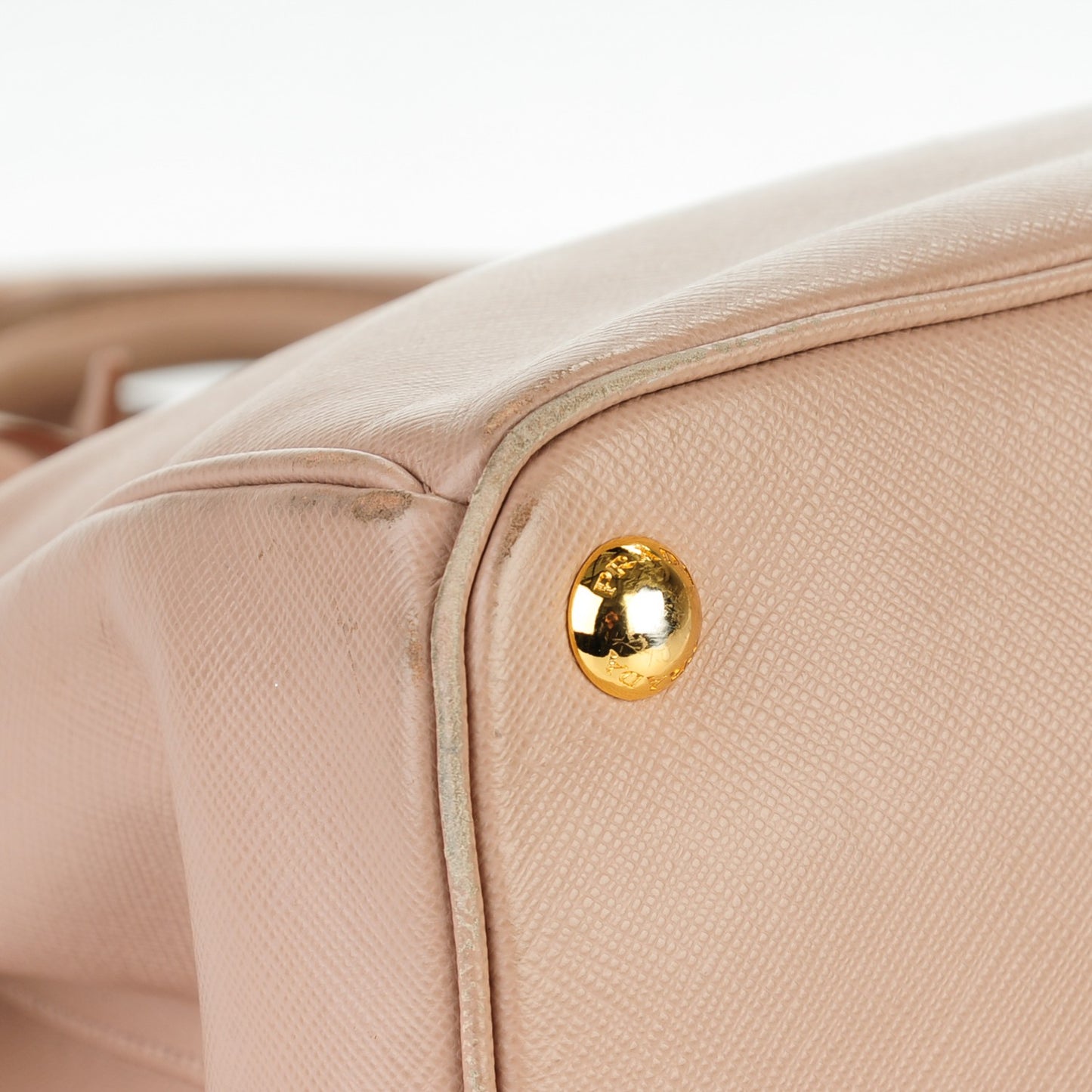 Saffiano Medium Galleria Double Zip Tote Cammeo