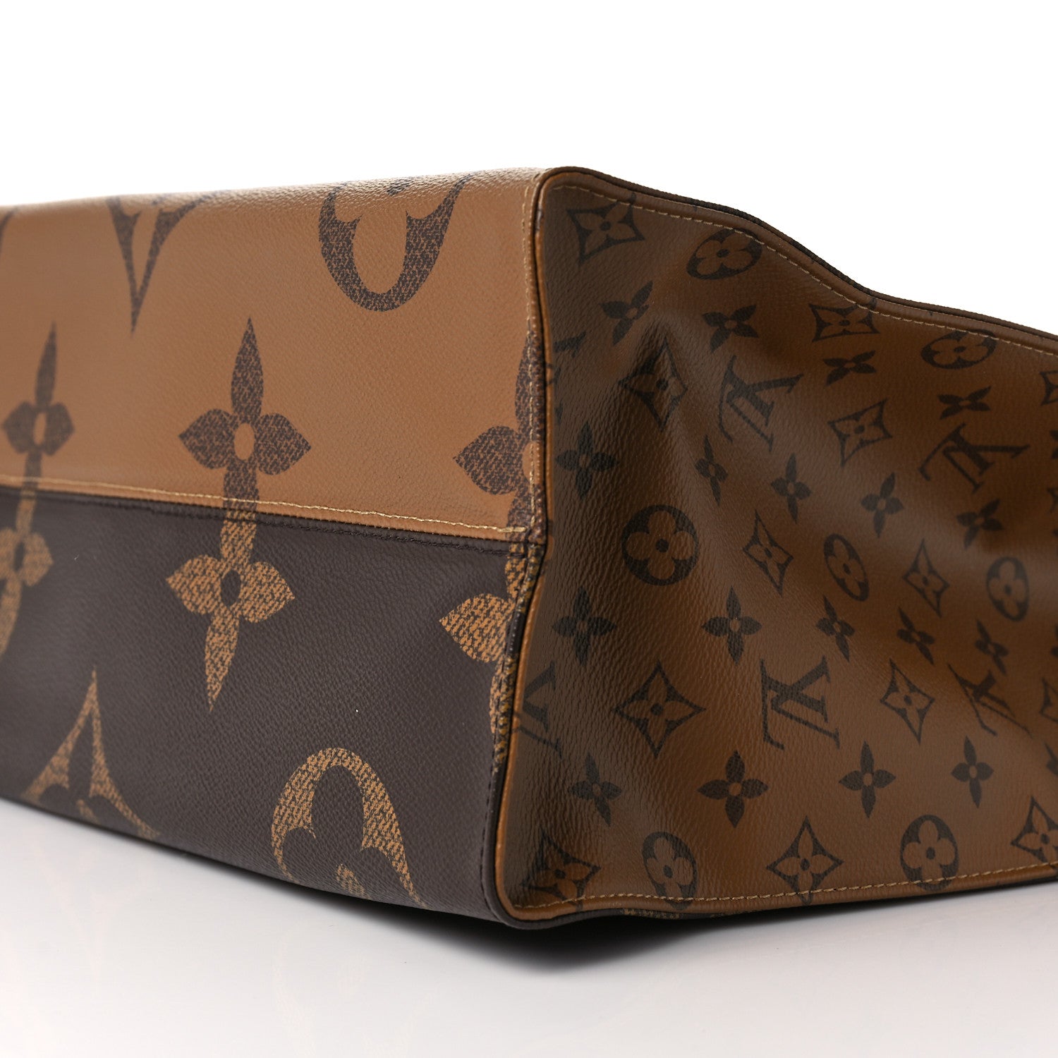 Louis Vuitton Reverse Monogram Giant Onthego GM 7 of 7