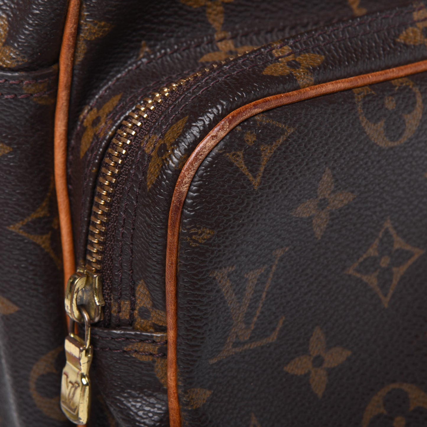 Monogram Nil 28