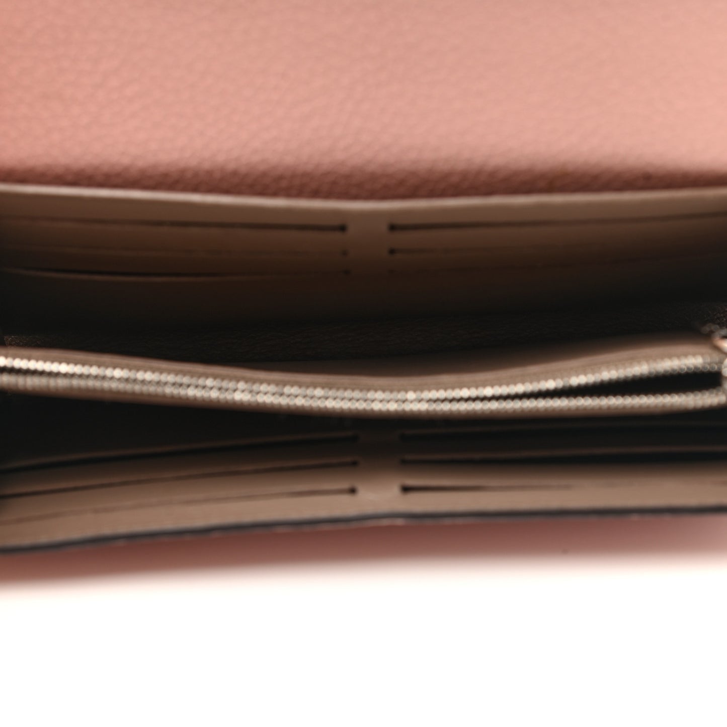 Taurillon Capucines Wallet Magnolia