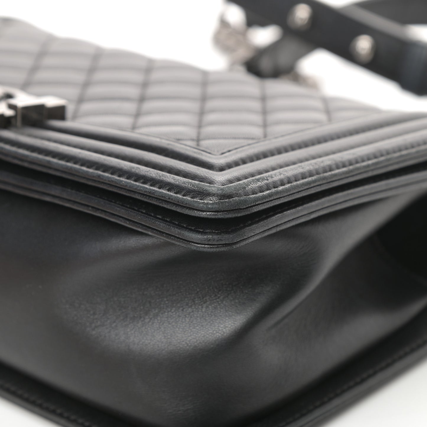 Lambskin Quilted Medium Boy Flap Black