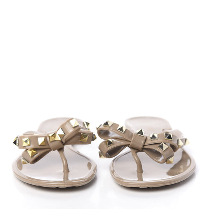 Valentino Garavani PVC Jelly Rockstud Bow Thong Sandals 36 Poudre 2 of 9