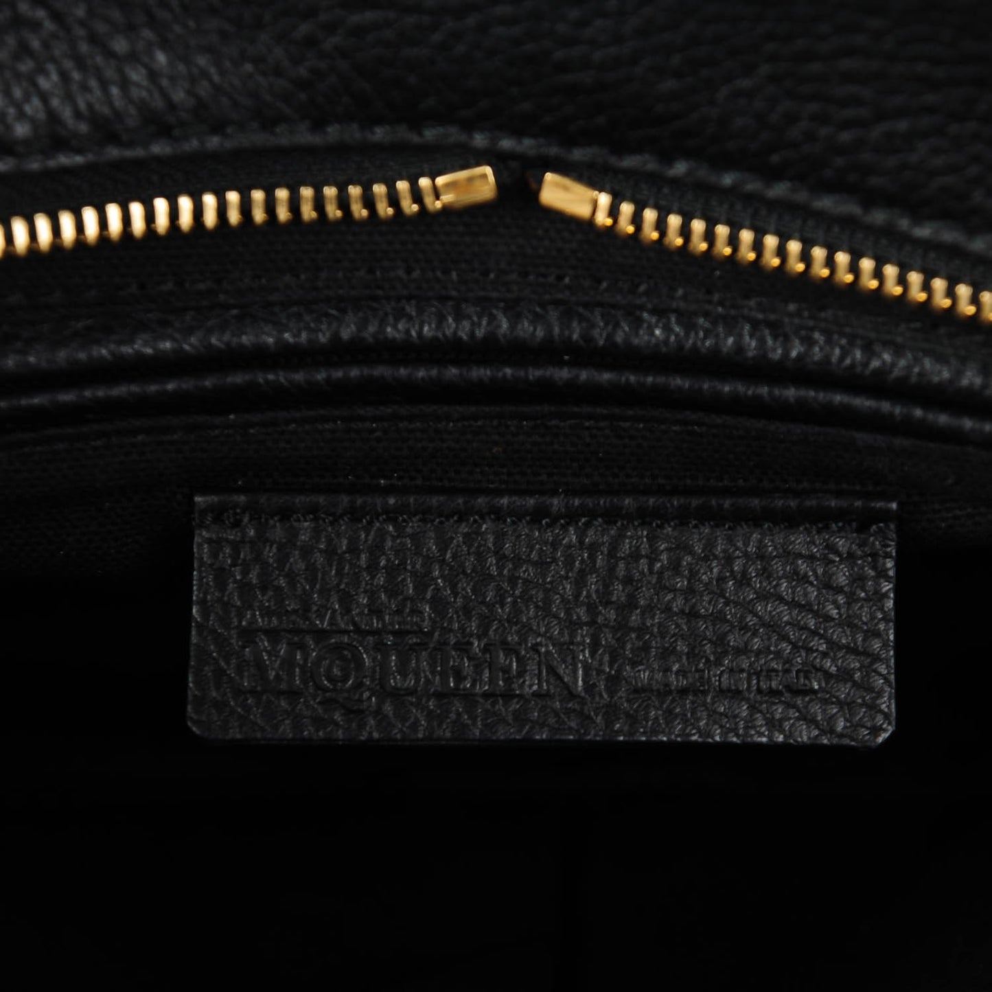Pebbled Calfskin Small Skull Padlock Zip Around Tote Black