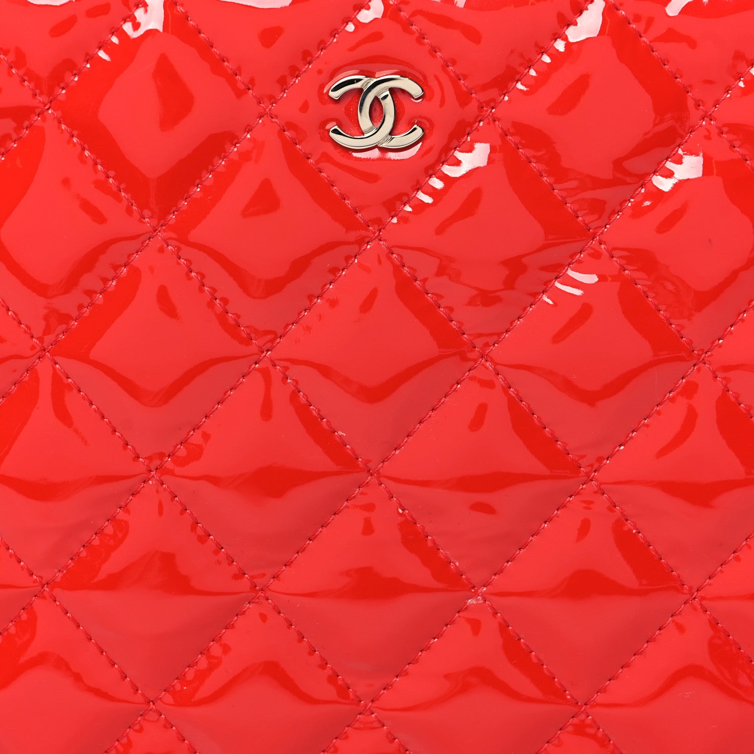 Chanel Patent Calfskin Quilted Valentine Hearts Medium O Cosmetic Case Red 8 of 10